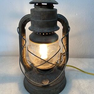 Vintage Dietz D-LITE No 2 Lantern! New York USA! with Plug in light modification